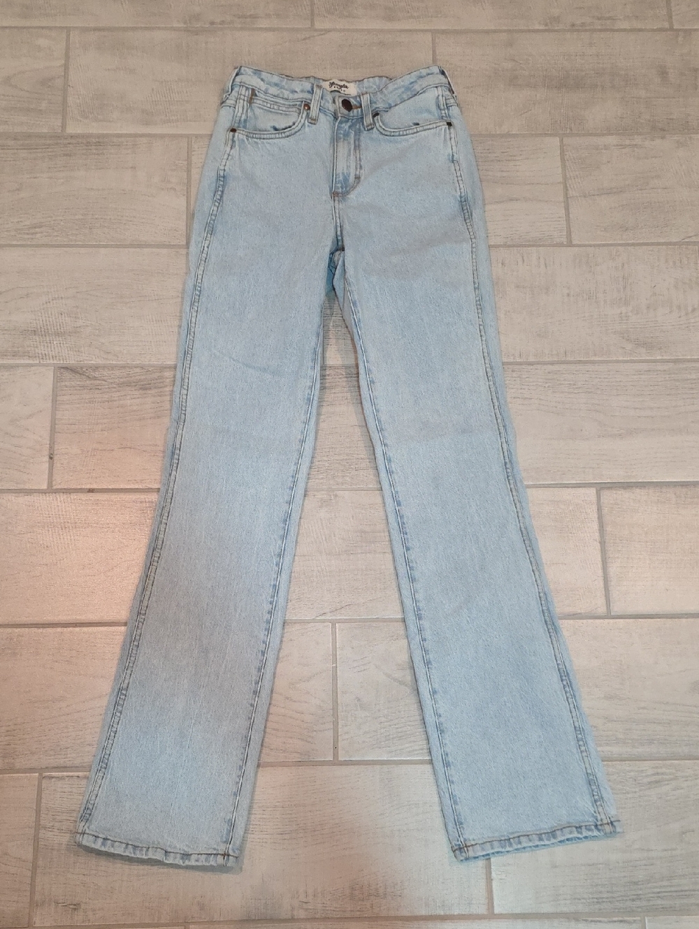 Wrangler Retro High Rise Boot Women's Size 27x36 Light Wash